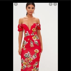 Pretty little thing Floral dress size 6 .. new with tags